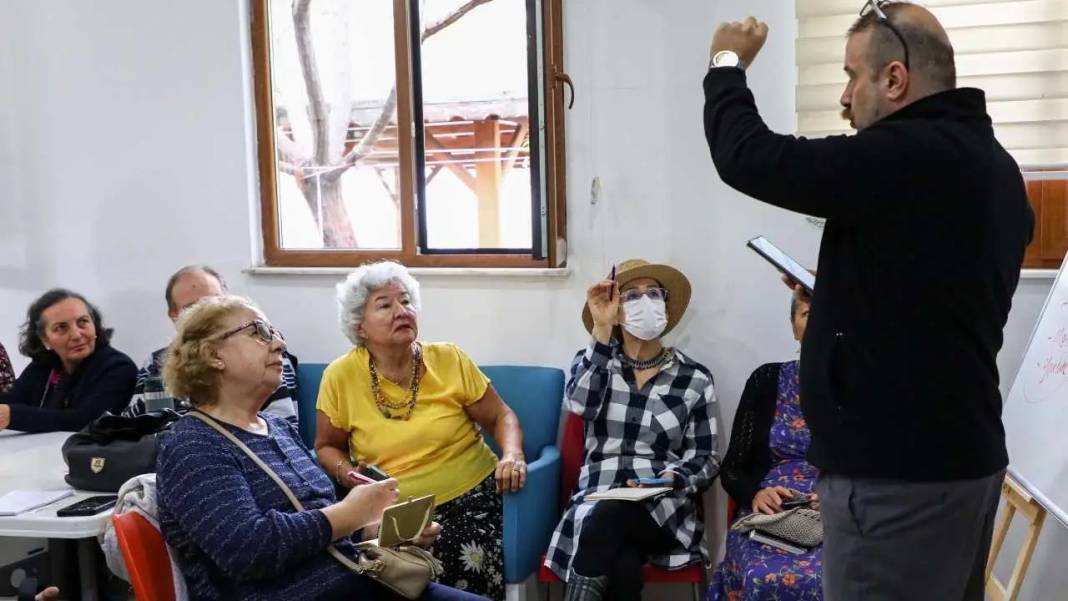 Antalya’da Akıllı Telefon Kullanma Kursu Başladı! 4